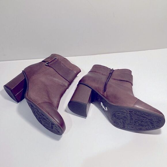 Korks brown two tone leather 3” heel boots - Picture 3 of 7